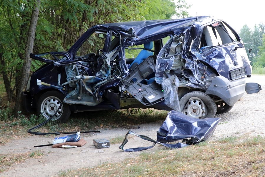  (►) Ledarálta az Opel oldalát az Isuzu (galéria)