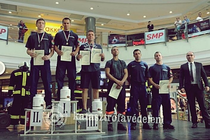 Halasi tűzoltók a legjobbak lépcsőfutásban