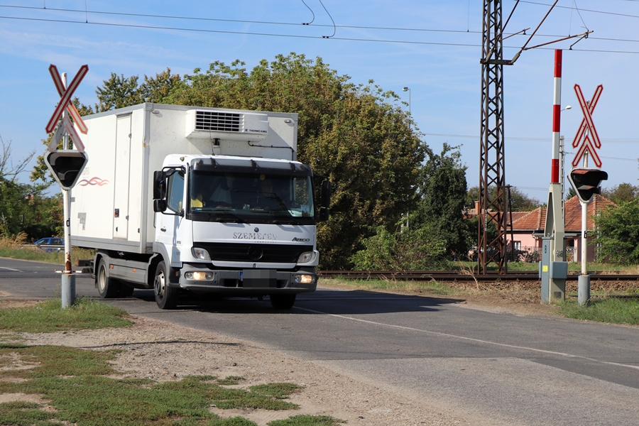 Felújítják az Átlós úti vasúti átjárót