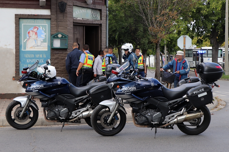Balhé volt a Halasi Csárdában