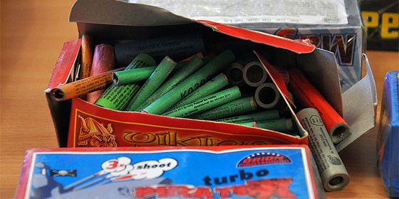 Le kell adni a megmaradt tűzijáték termékeket