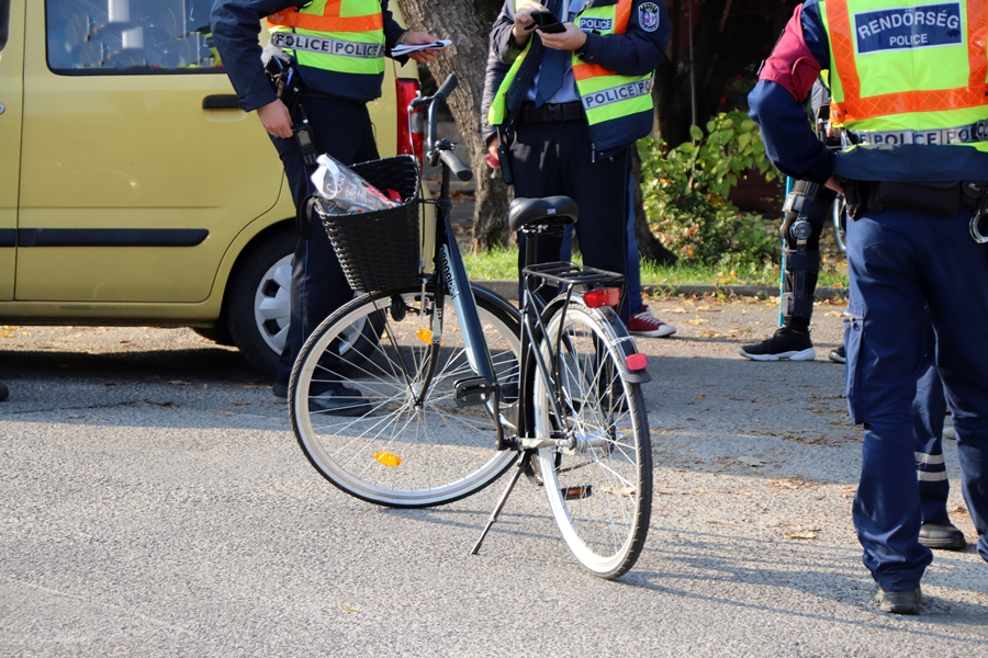 Kerékpáros-baleset a Szilády Áron utcán