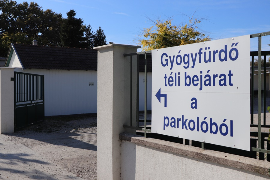 Strand – nyit a téli bejárat