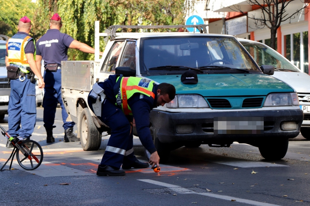 Zebrán ütötte el a Daewoo a gyalogost (galéria)