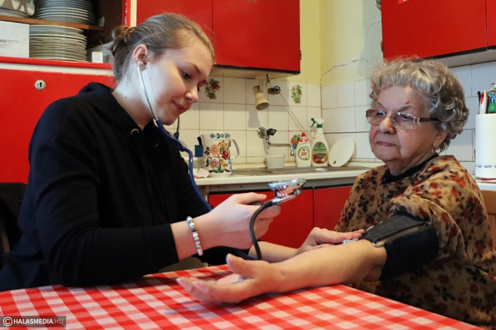 Dékáni HELP: újabb segítség a rászorulóknak (galéria)