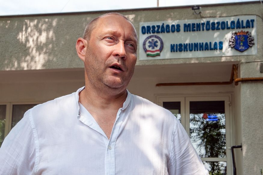 Nagy József mentőtiszt a Forrás-Új Tükör Klub vendége