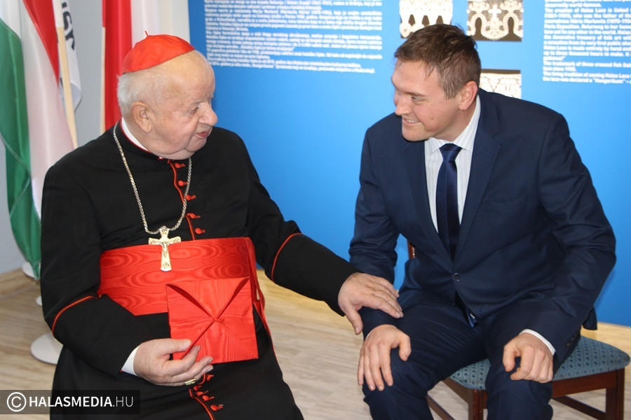 Történelmi bíborosi látogatás (galéria)