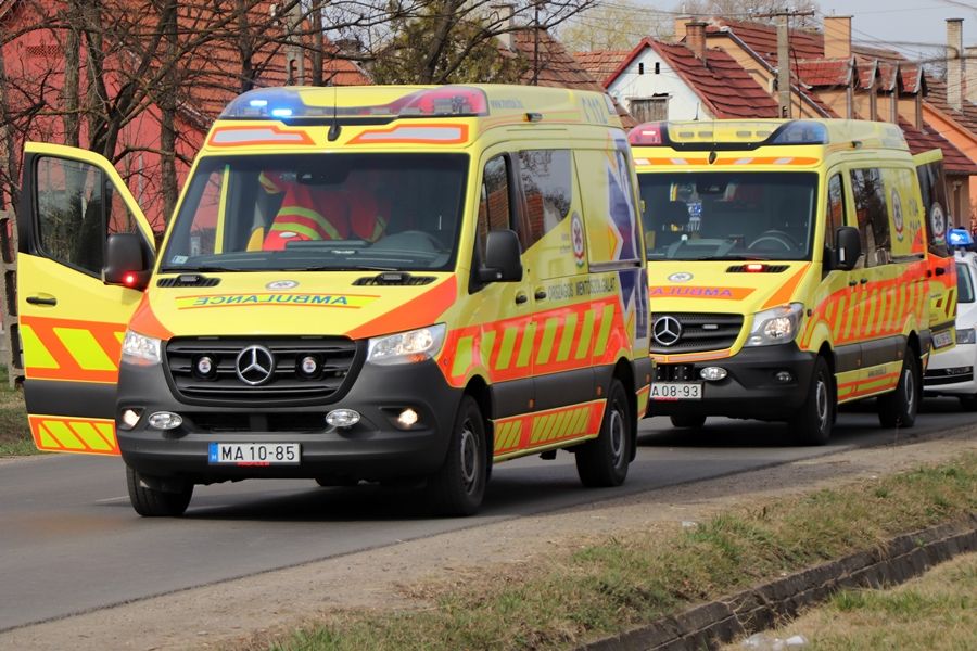 Szülés, belgyógyászati esetek: így telt december 24-e a mentőknél