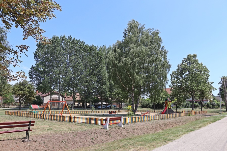 (►) Elkészült a Gesztenye Liget játszótér