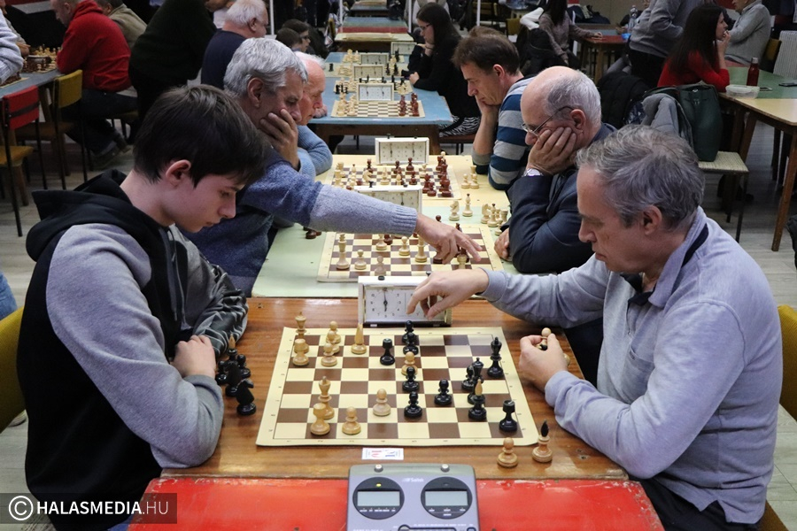 Újévi sakk: 31-en ültek asztalokhoz (galéria)