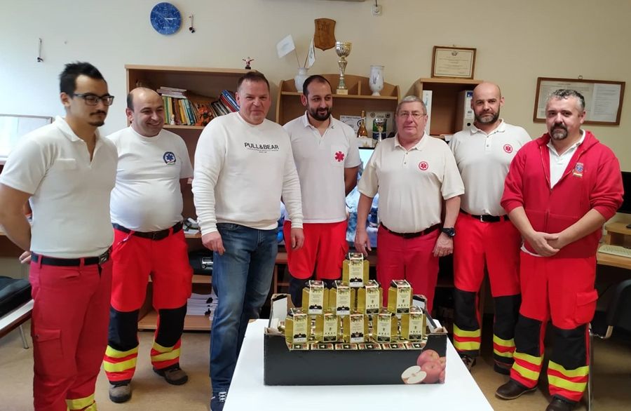 Zsolt ajándéka a halasi mentőknek és a kórháznak