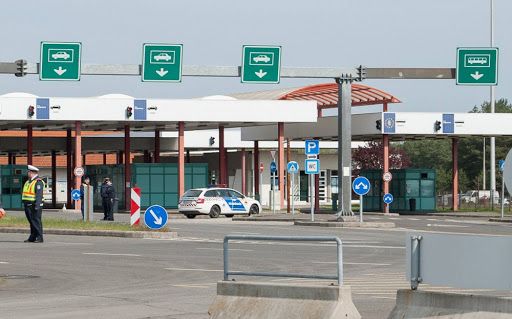 A tompai átkelőn is kiemelten ellenőrzik a kínai utasokat