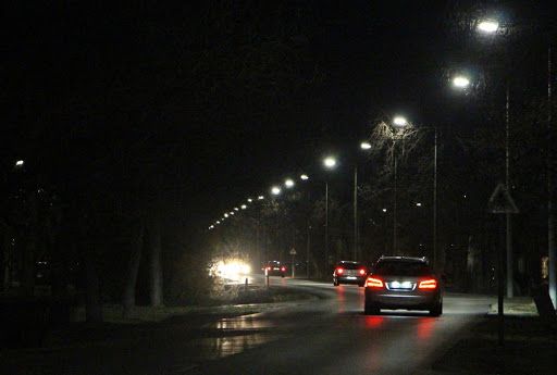 Miért kapcsol be később a halasi közvilágítás?