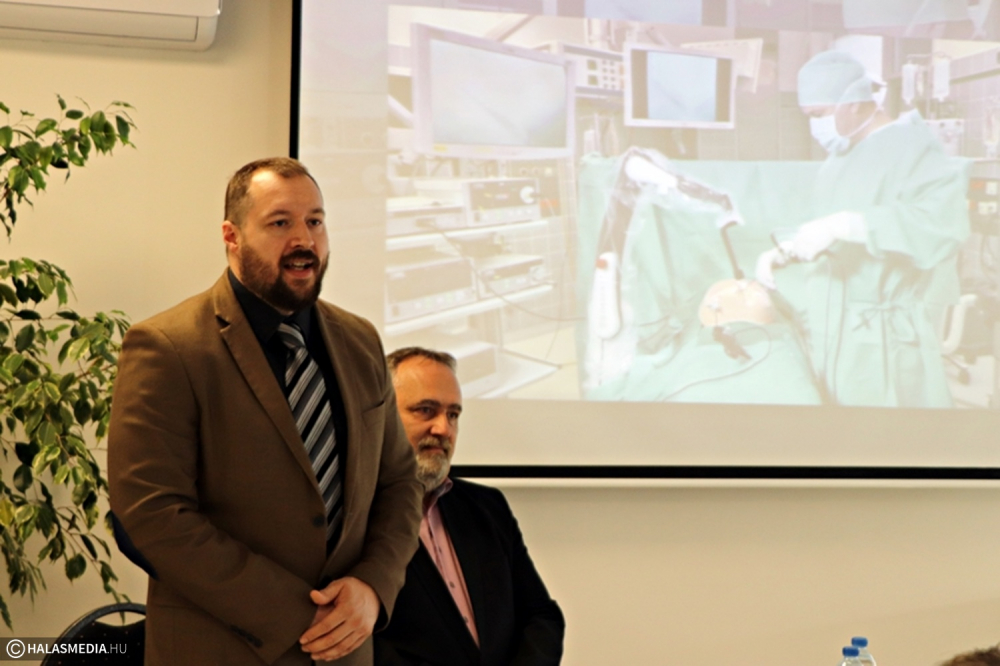 A halasi kórházé az ország első sebészeti robotasszisztense (galéria)