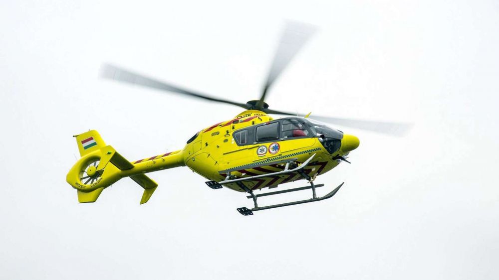 Tűz volt Kisszálláson: mentőhelikopter érkezett a helyszínre