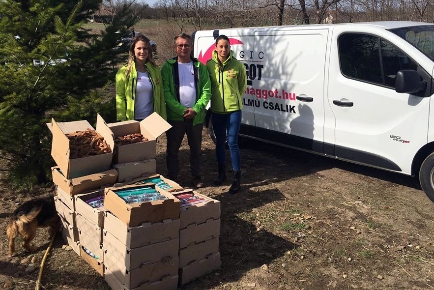 Adomány a halasi állatvédő egyesületnek