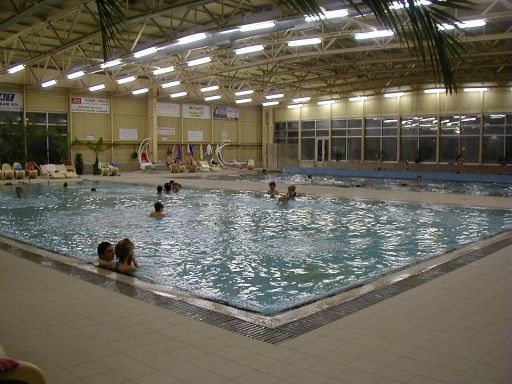 Hétfőtől bezár a strand is