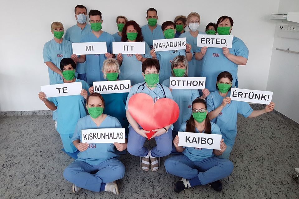 Mi itt maradunk érted, te maradj otthon értünk!