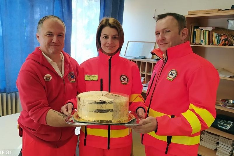 Újabb adományok a halasi mentőknek