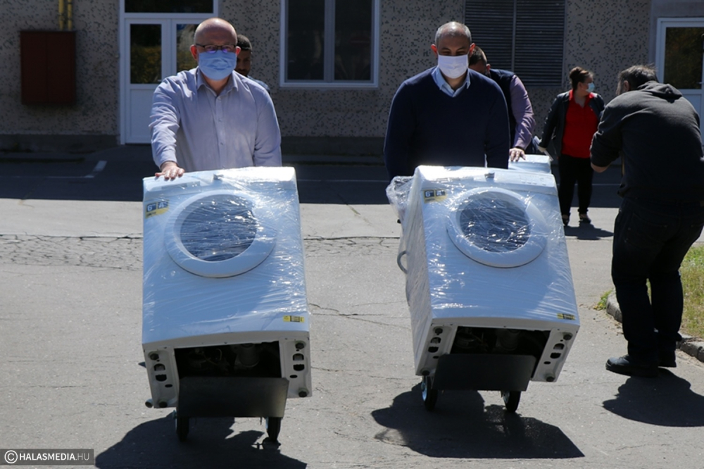 Mosógépeket és szárítógépeket kapott a halasi kórház (galéria)