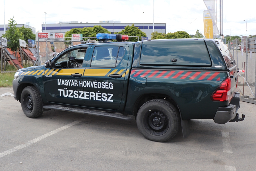 Tűzszerészeket riasztottak a Merkbauhoz (frissítve)