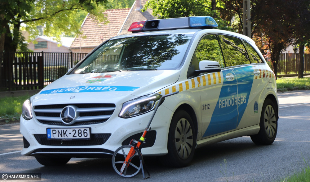 Elsodorta apát és gyermekét a Kossuth utcán