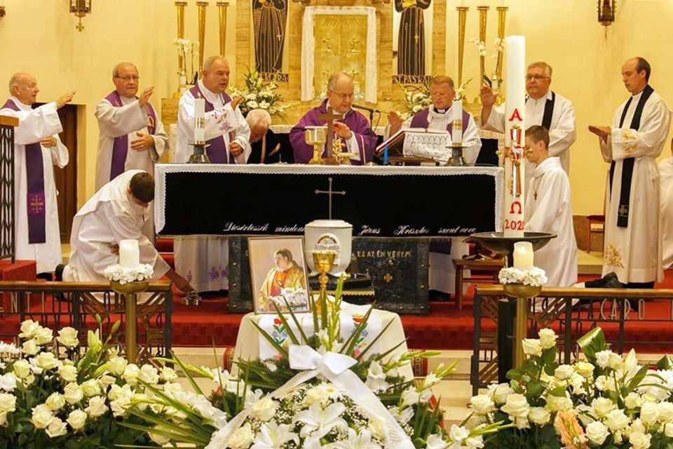 A halasiak is elbúcsúztak Józsi atyától