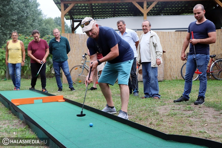Minigolf verseny volt a Vancsura Autósiskola Kupáért (galéria)