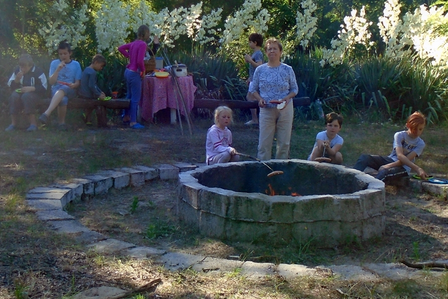 Tanyasi élet táborozással