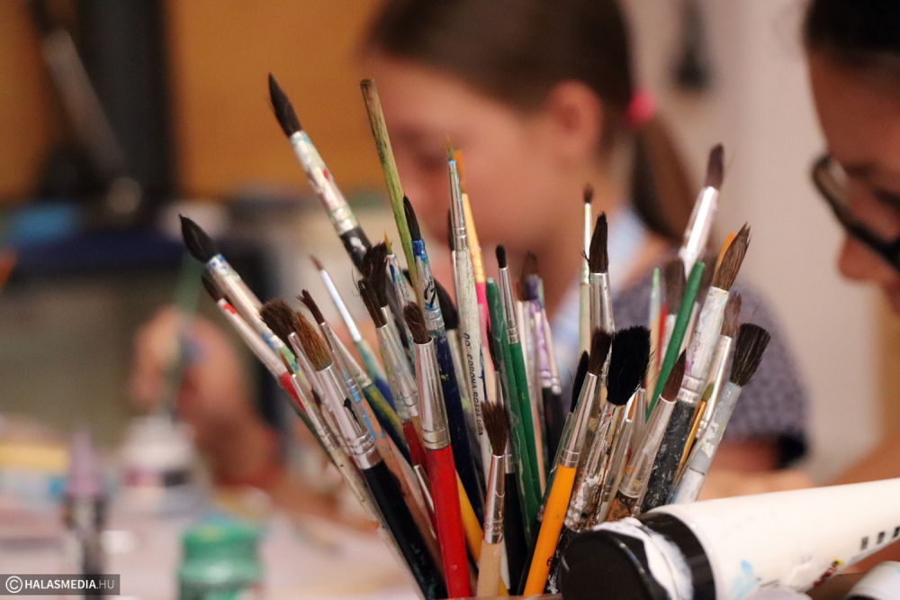 Kézműveskedés és robotika a Végh-kúriában