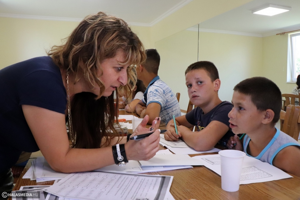 Tizenheten készülnek pótvizsgára, minden segítséget megkapnak a gyerekek (galéria)