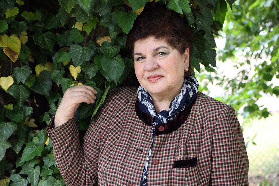 Elismerés Sári Katinak