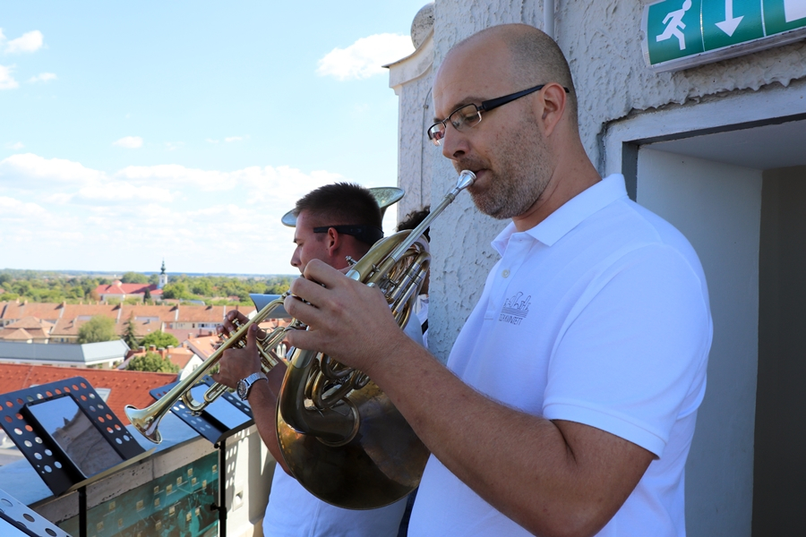 Fúvóskoncert a Panorámatoronyban 