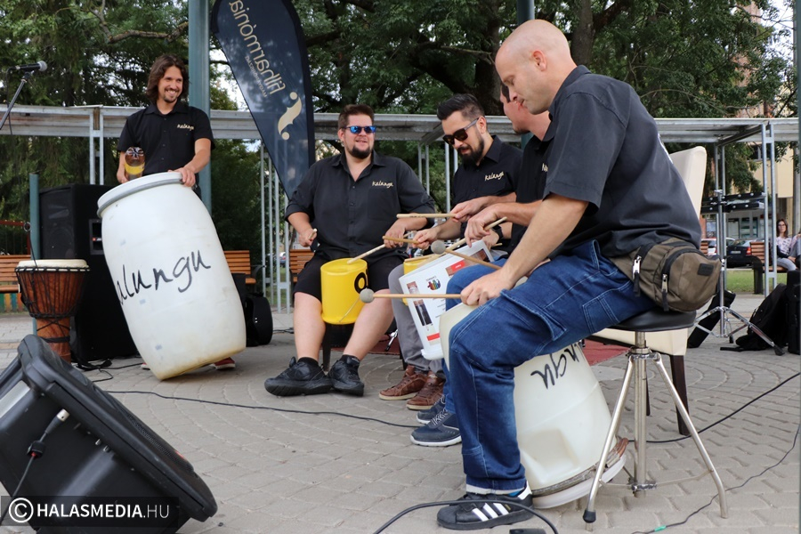 Hangos ütősváltások a halasi főtéren (galéria)