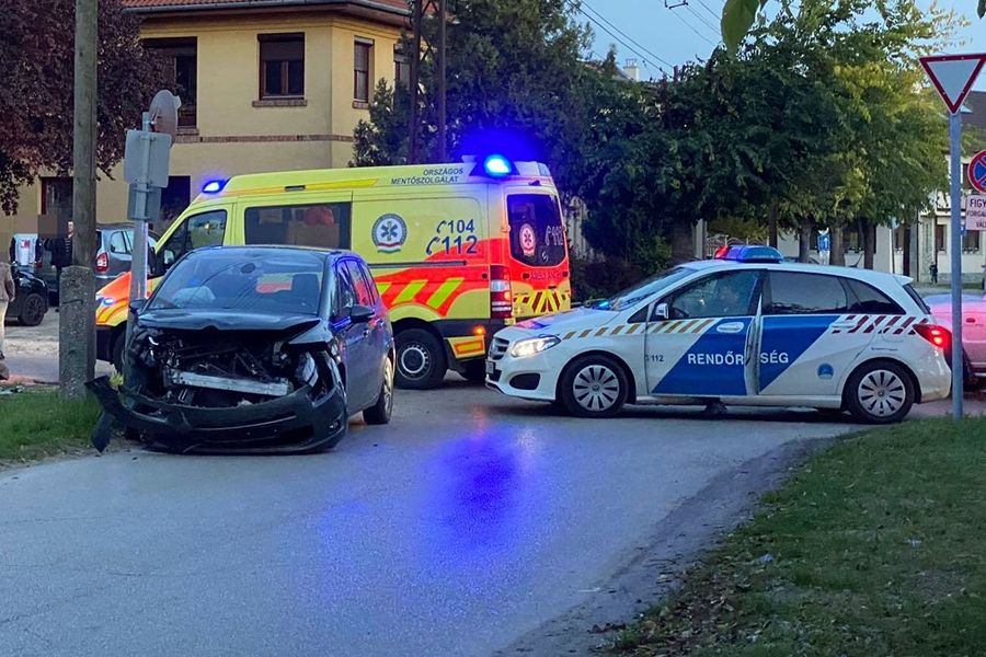 Opel és Citroën ütközött 