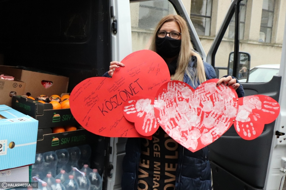 Kisbusznyi adomány és üzenet: szeretettel gondolunk rátok! (galéria)