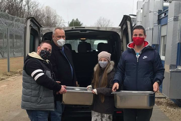 Szeretet és támogatás: újabb adományok a kórházi dolgozóknak