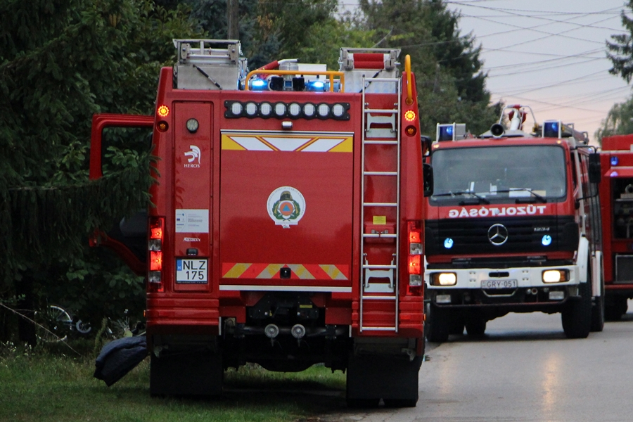 Kigyulladt egy fatároló és felrobbant egy gázpalack Balotaszálláson