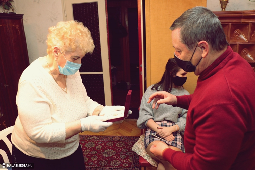 (►) Patri néni kapta a Cum Gratia Díjat