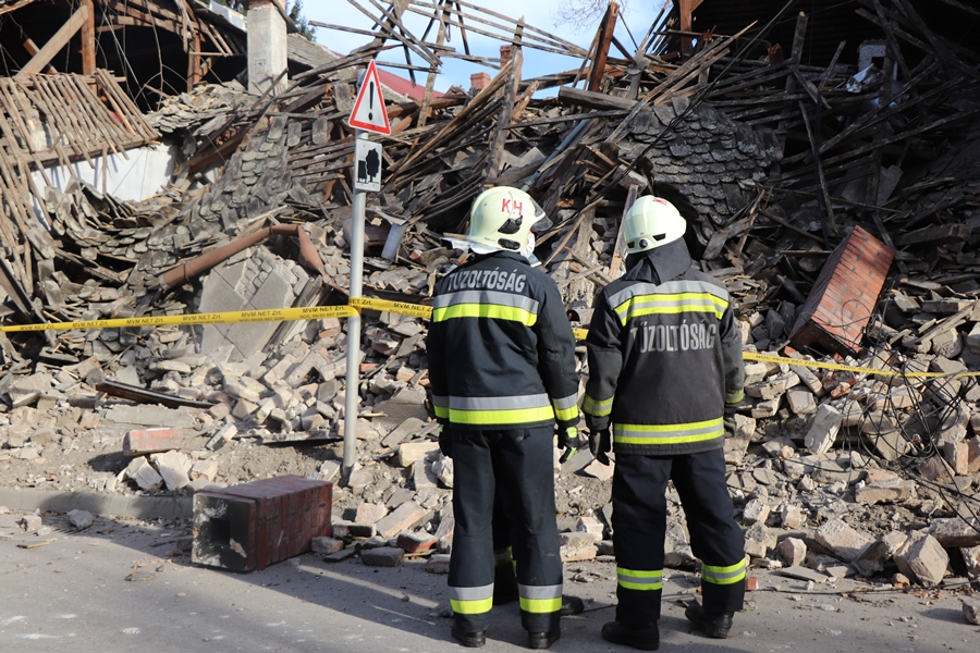 (►) Összeomlott egy ház a Szilády Áron utcában (galéria)