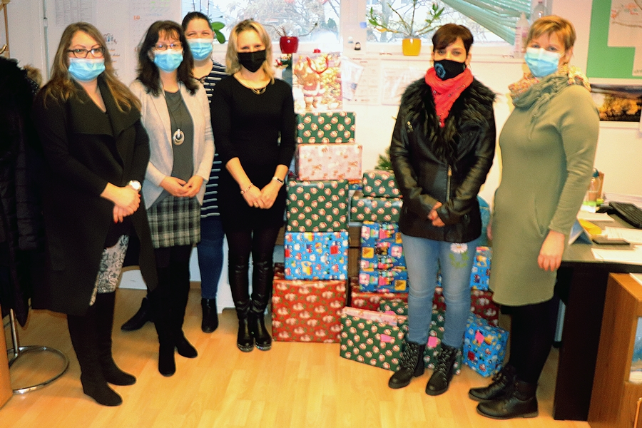 A Halasi Box Club ajándéka a családsegítőnek és Bárka Intézménynek