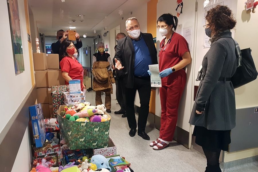 A Halas Tűzvédelem karácsonyi ajándéka a gyermekosztálynak