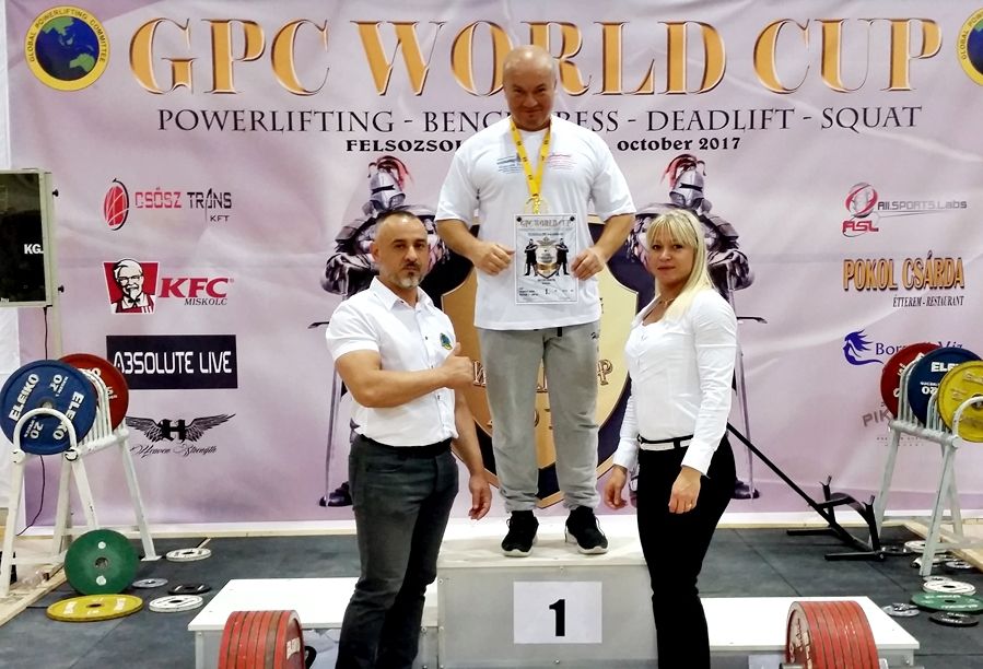 Zoltán erőemelő érmei a világkupáról