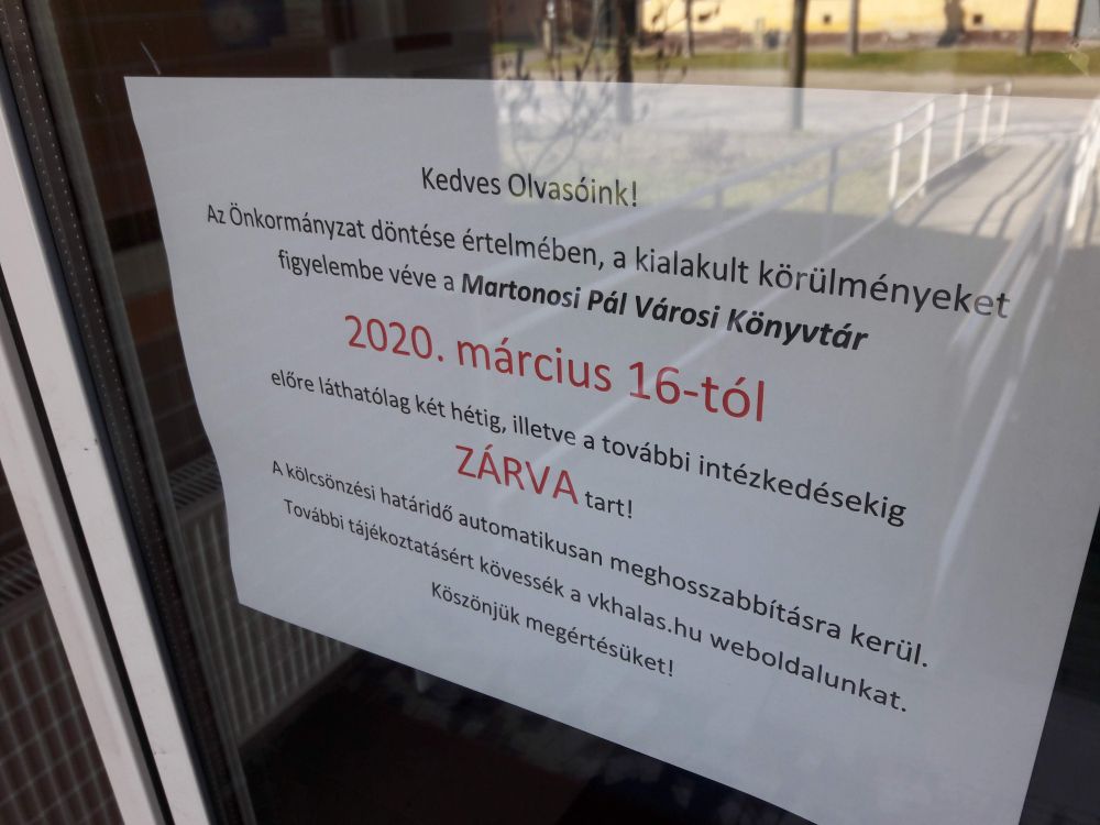  Bezártak a közművelődési intézmények