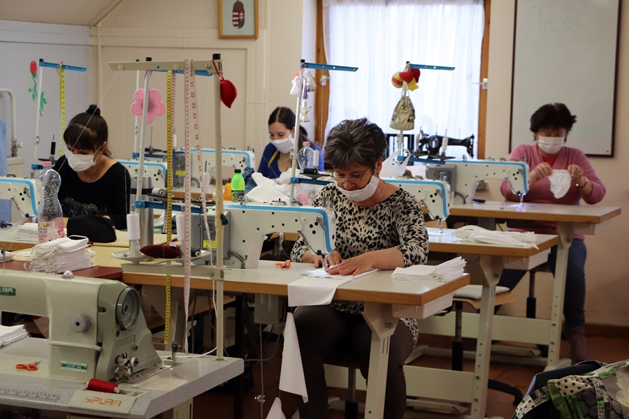 (►) Készülnek az ingyenes védőmaszkok