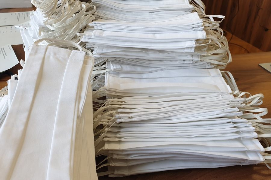 Hétvégén kezdik osztani az ingyenes szájmaszkokat