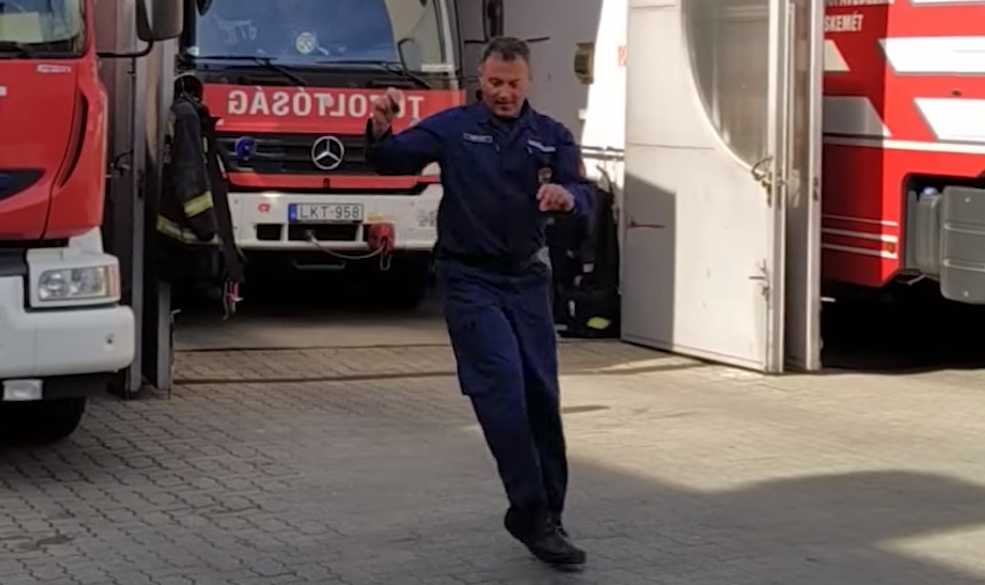 (►) A tűzoltóink is teljesítették a táncos kihívást