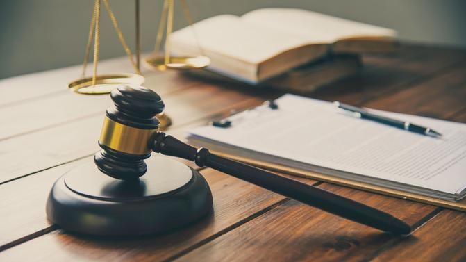 Mongol embercsempész, halasi vád