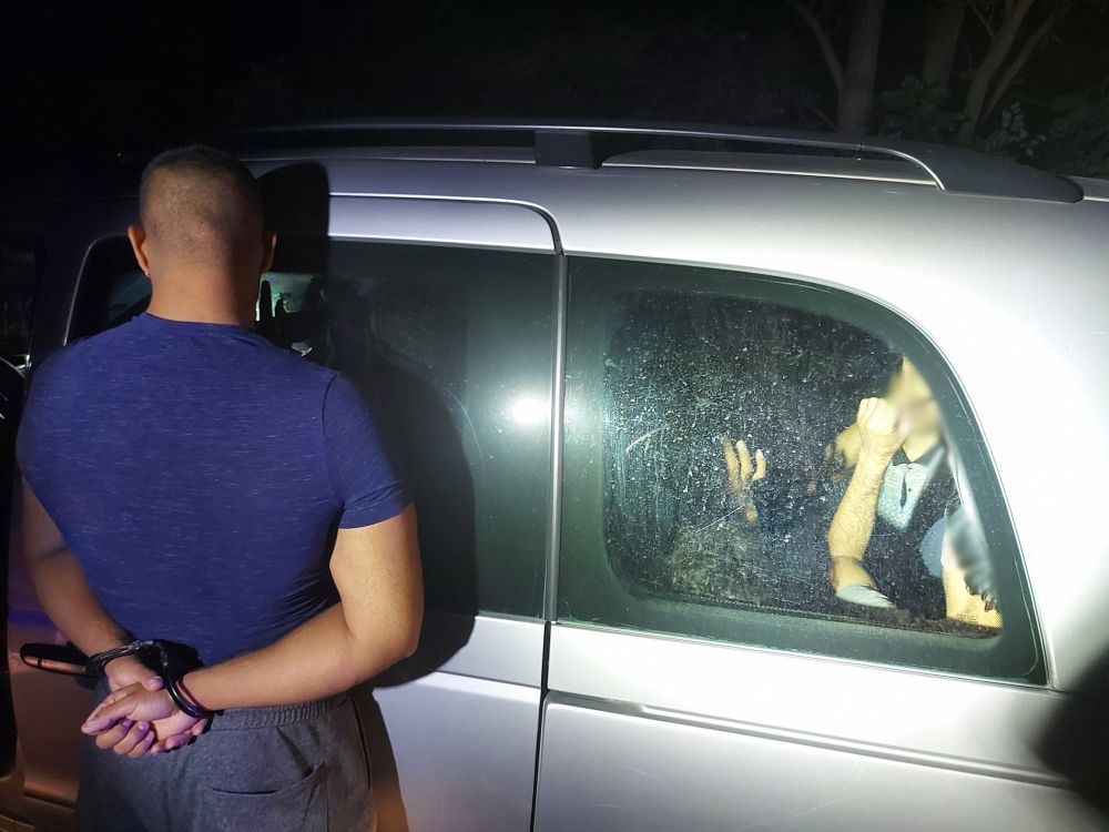 2 év 8 hónap börtön az embercsempésznek