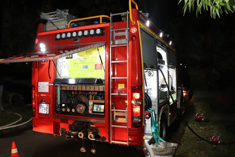 Kigyulladt egy autó Harkakötönynél